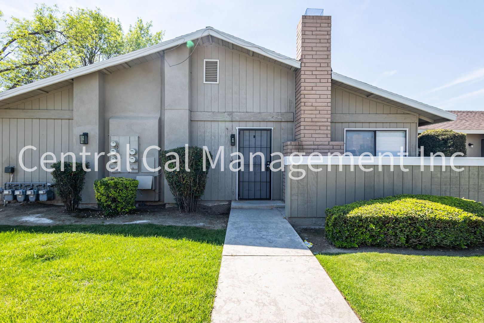 Bakersfield Apartment: 6813 Klamath Way