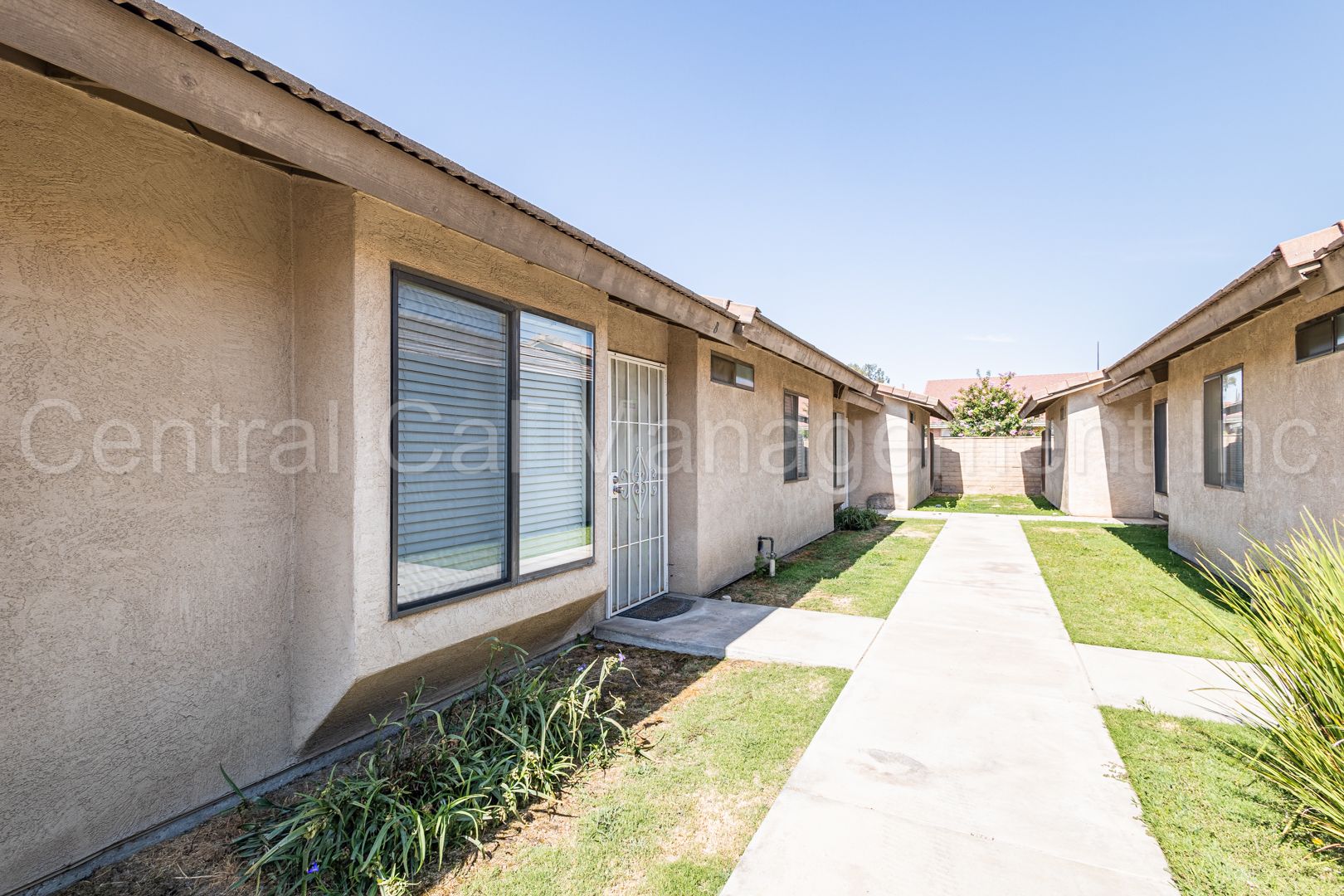 Bakersfield Apartment: 4201 Kilterbury Ln