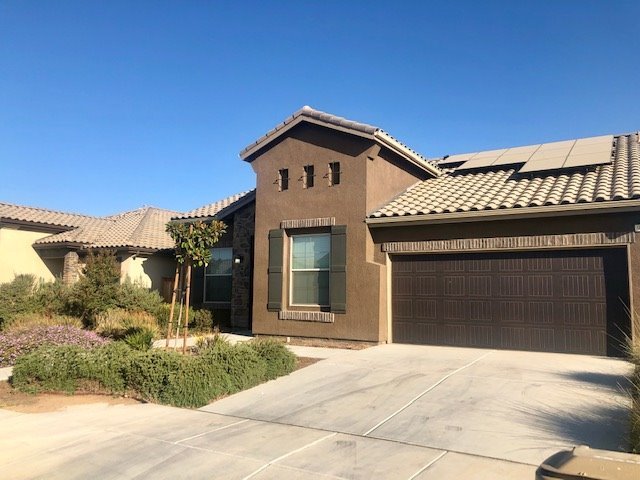 Shafter House: 9430 Red Pine Drive