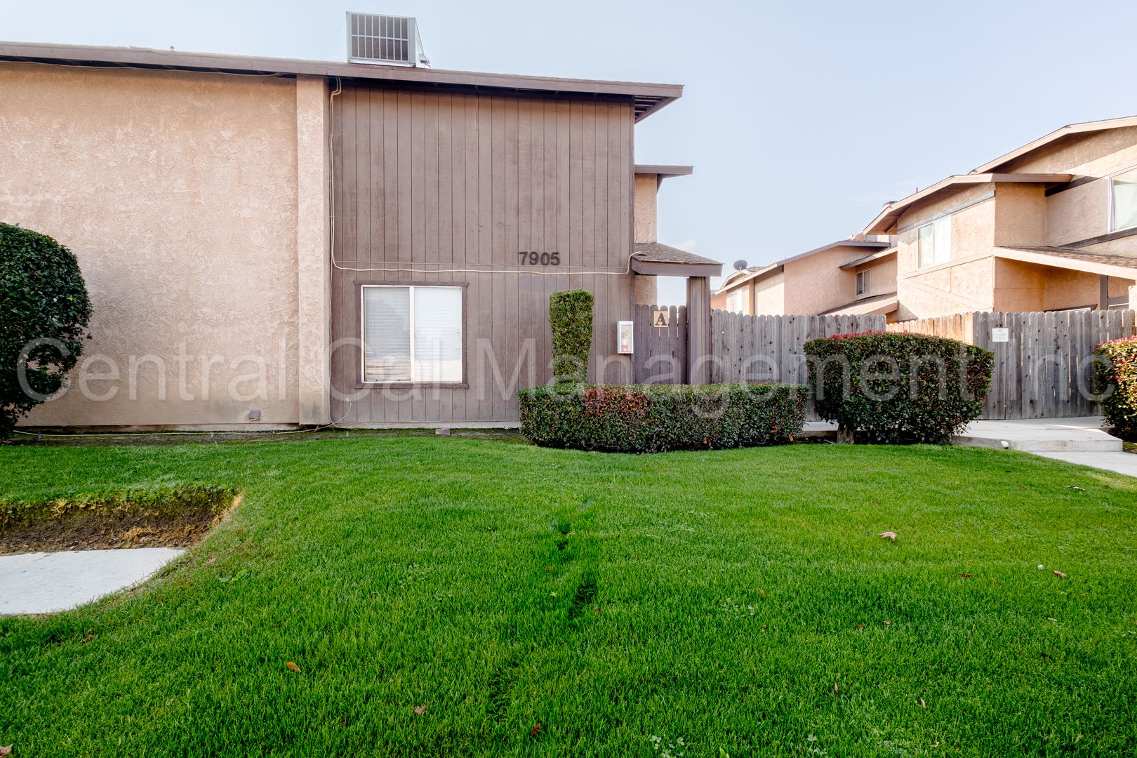 Bakersfield Apartment: 7905 S. Laurelglen Blvd