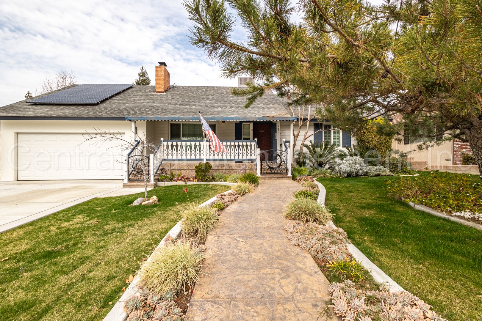Bakersfield House: 130 El Cerrito Dr