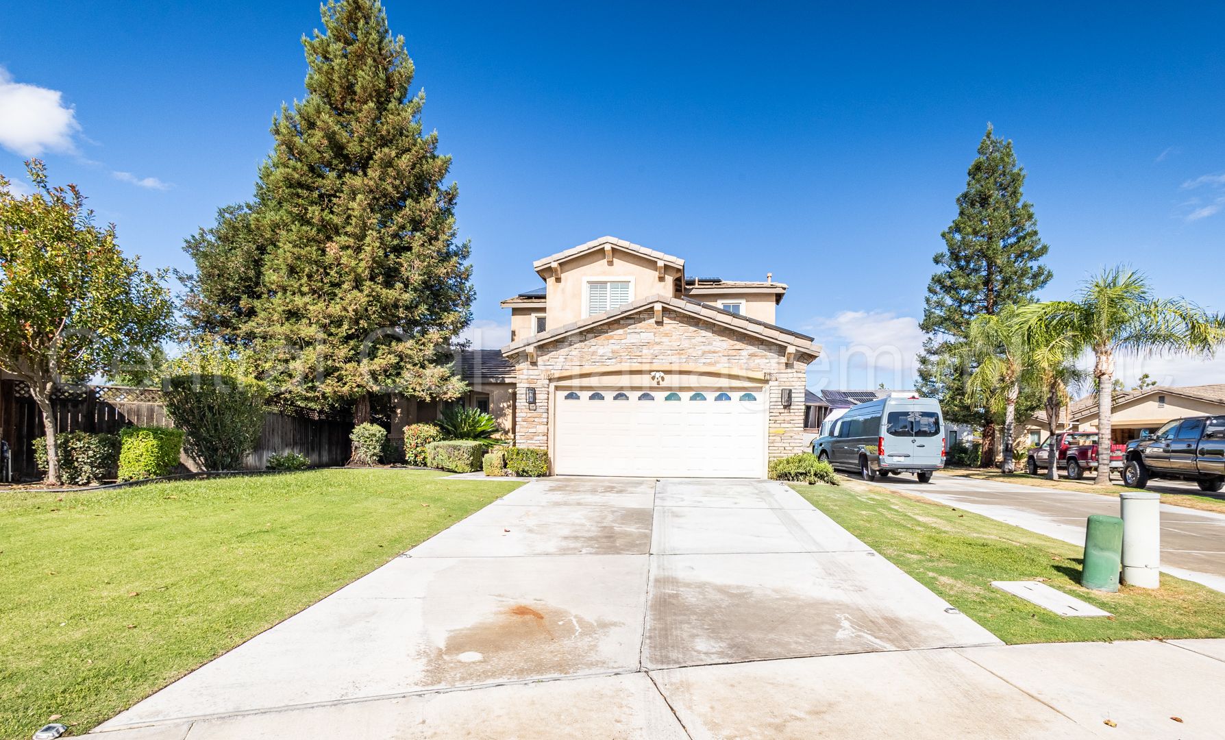 Bakersfield House: 11408 Privet Pl