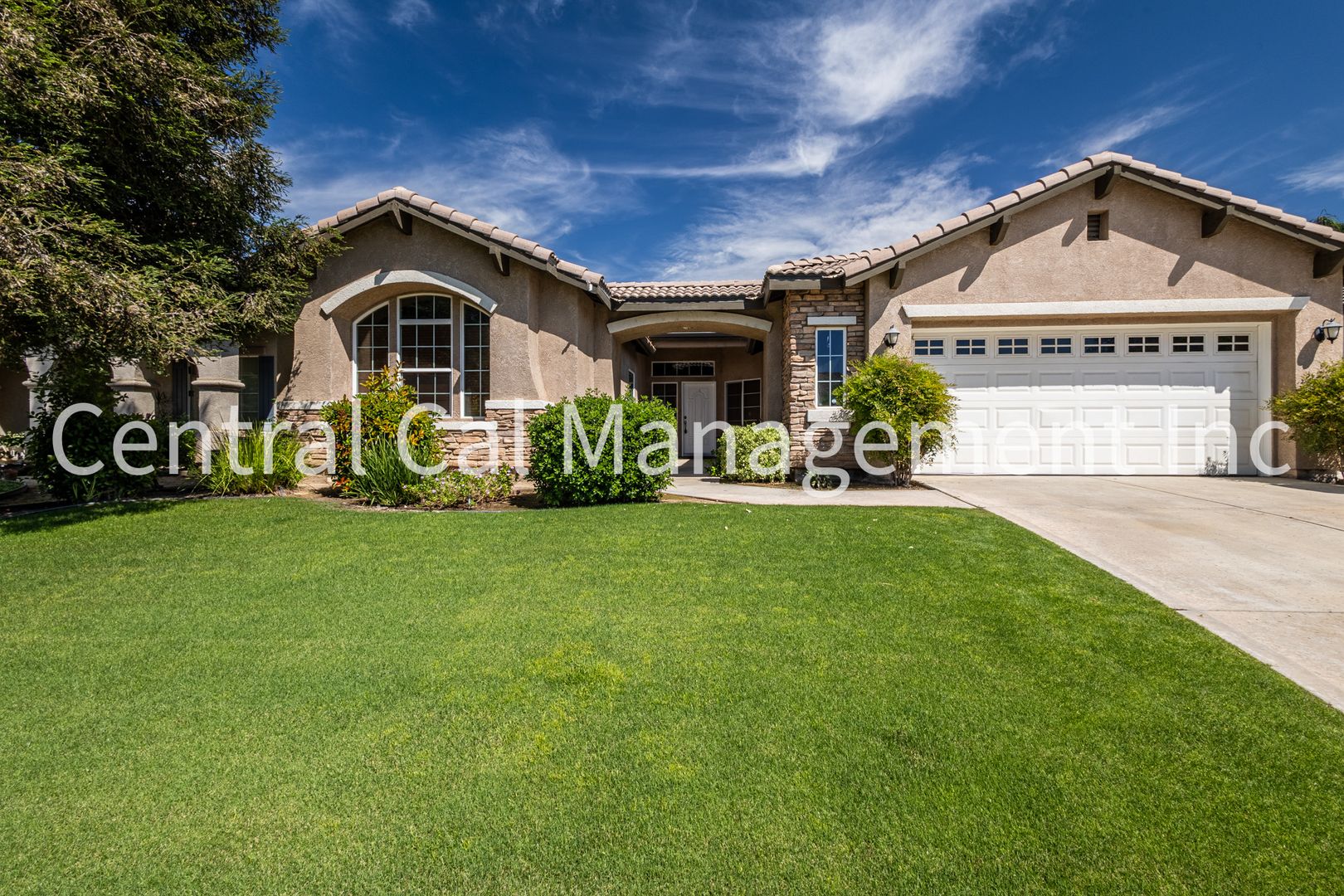 Bakersfield House: 11108 Cypress Falls Ave