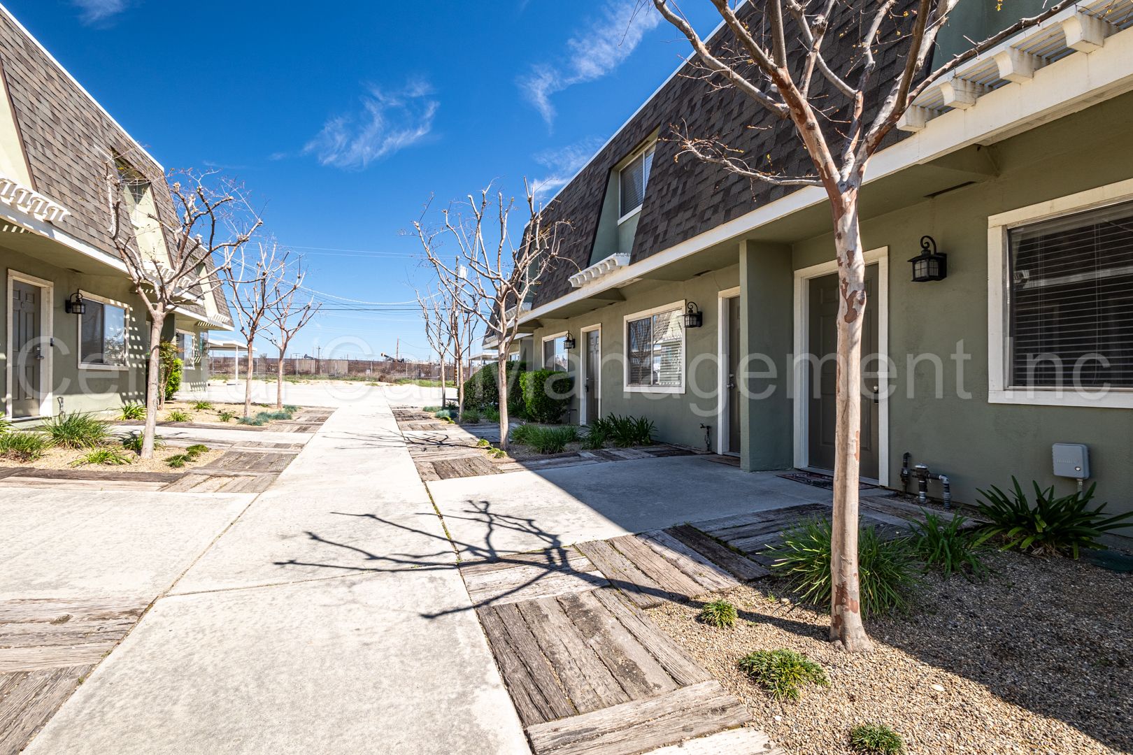 Bakersfield Apartment: 930 Day Ave.