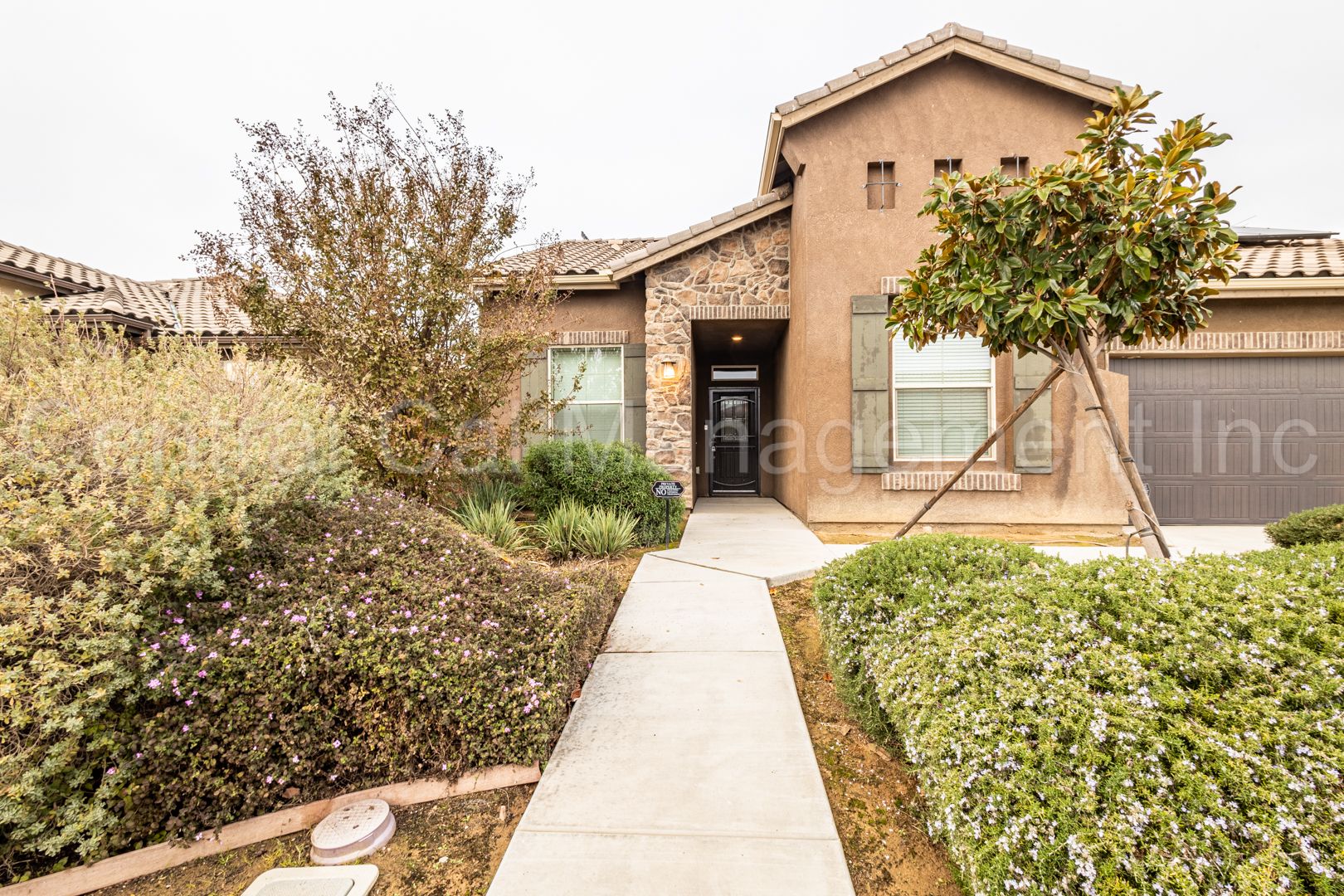 Shafter House: 9430 Red Pine Drive