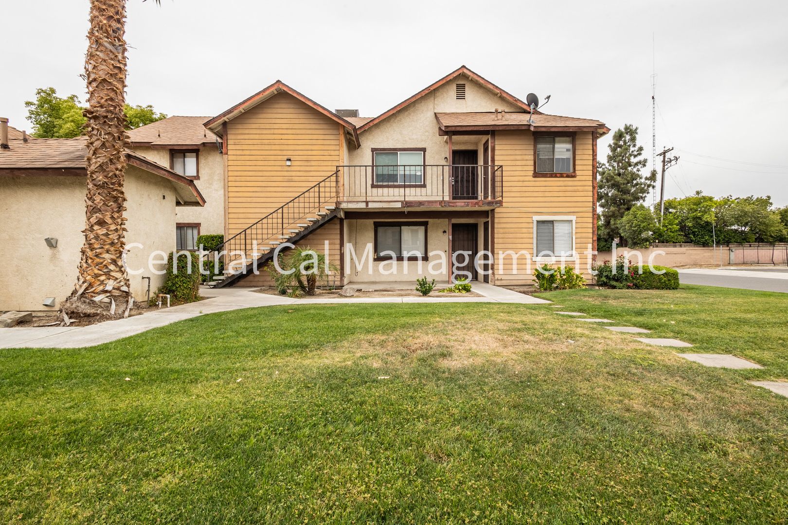 Bakersfield Apartment: 2808 Morin Ct