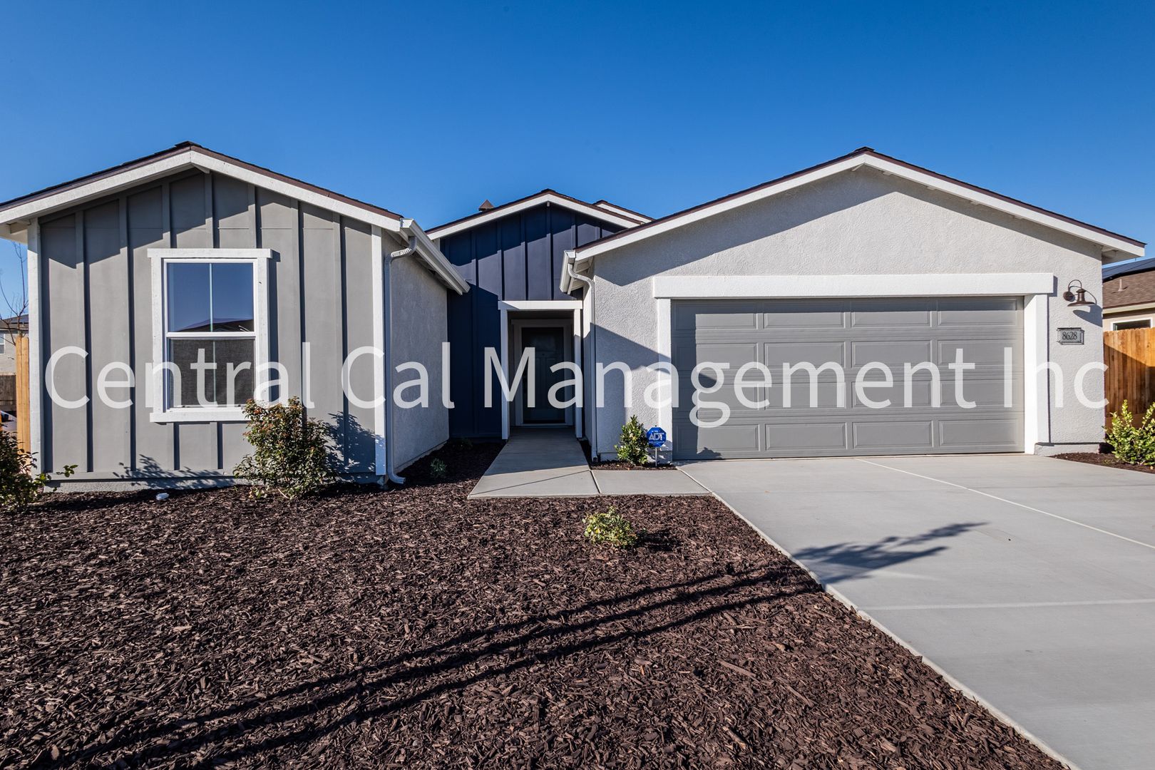 Bakersfield House: 8628 Scintilla Ave