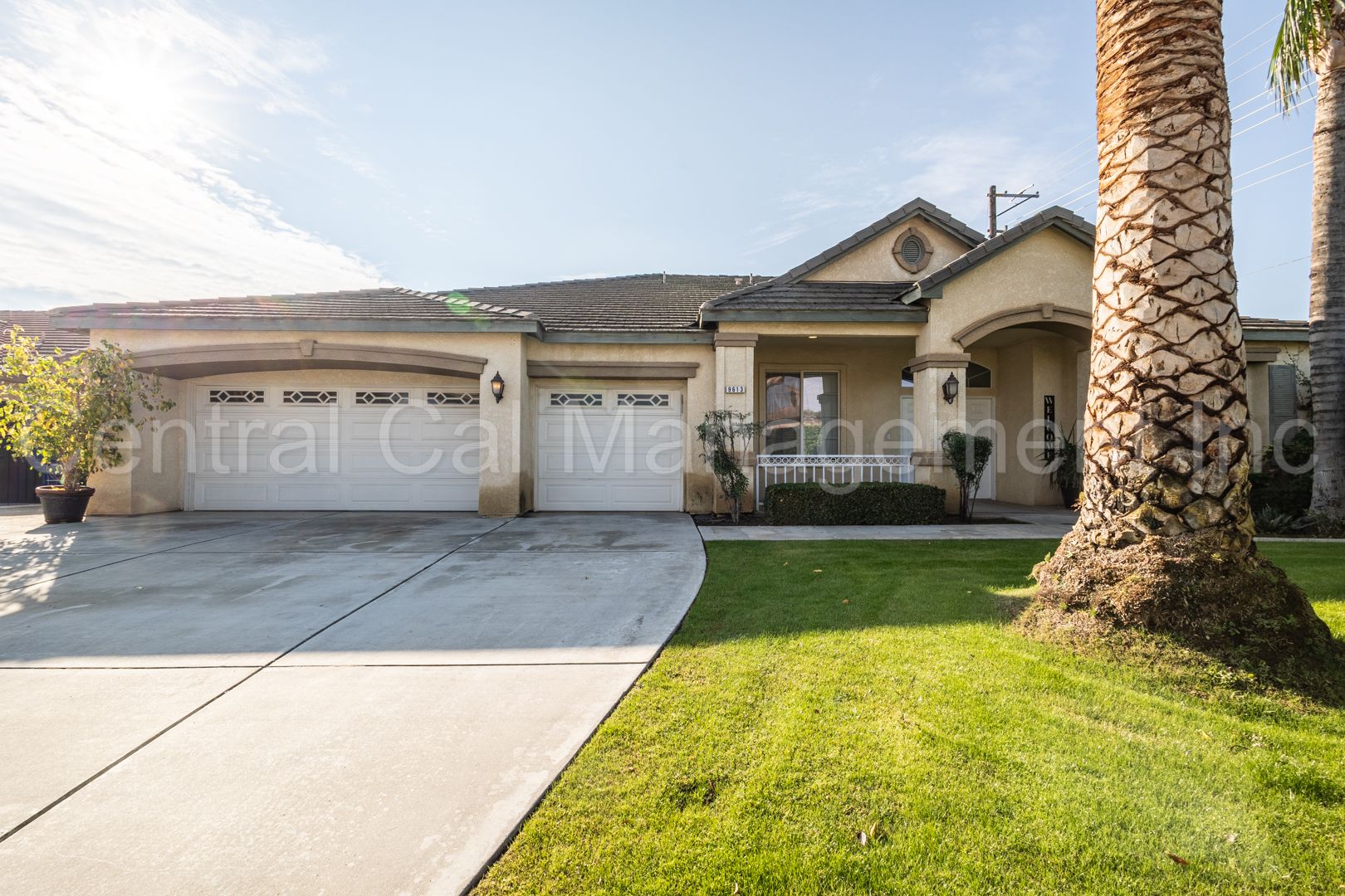 Bakersfield House: 9613 Lake Superior Dr