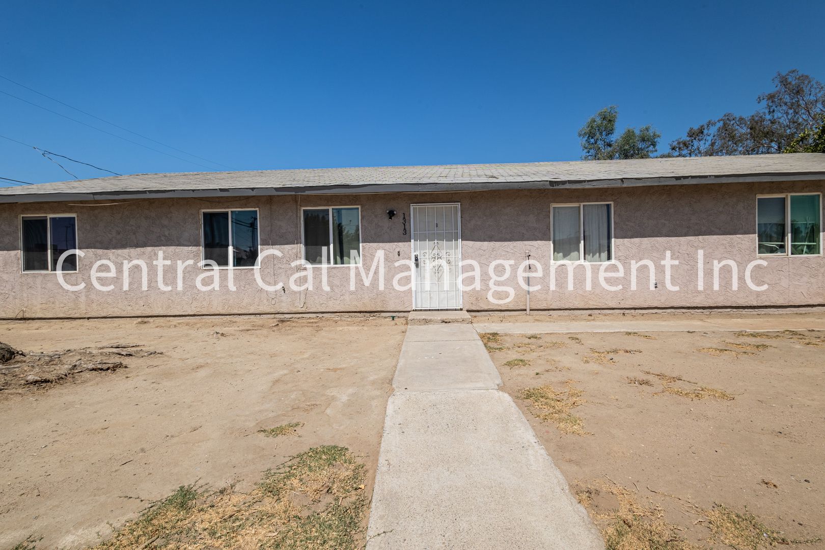 Bakersfield Apartment: 1313 E Planz Rd