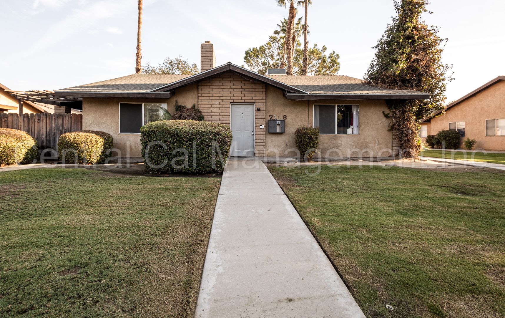 Bakersfield Apartment: 7208 Ming Ave