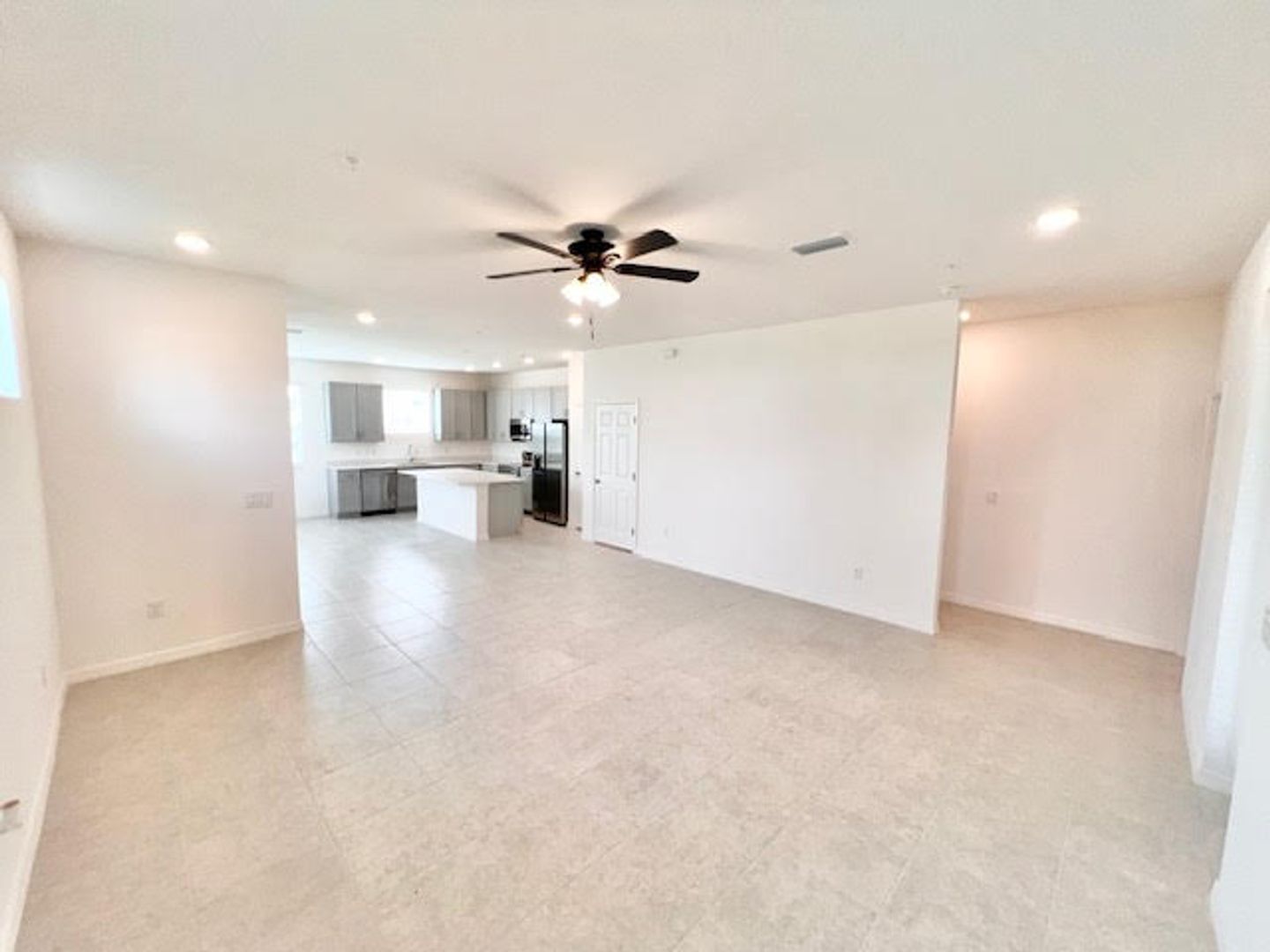 R1638A - 1638 Acclaim Road 7 of 12