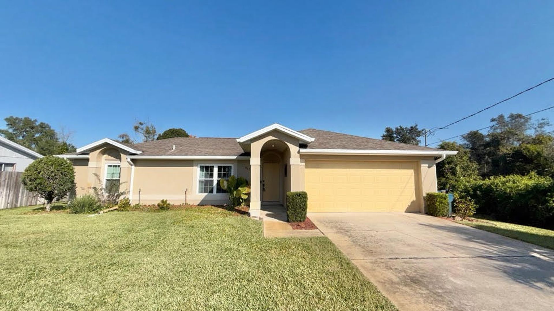 DeLand House: 2471 Oleander Rd