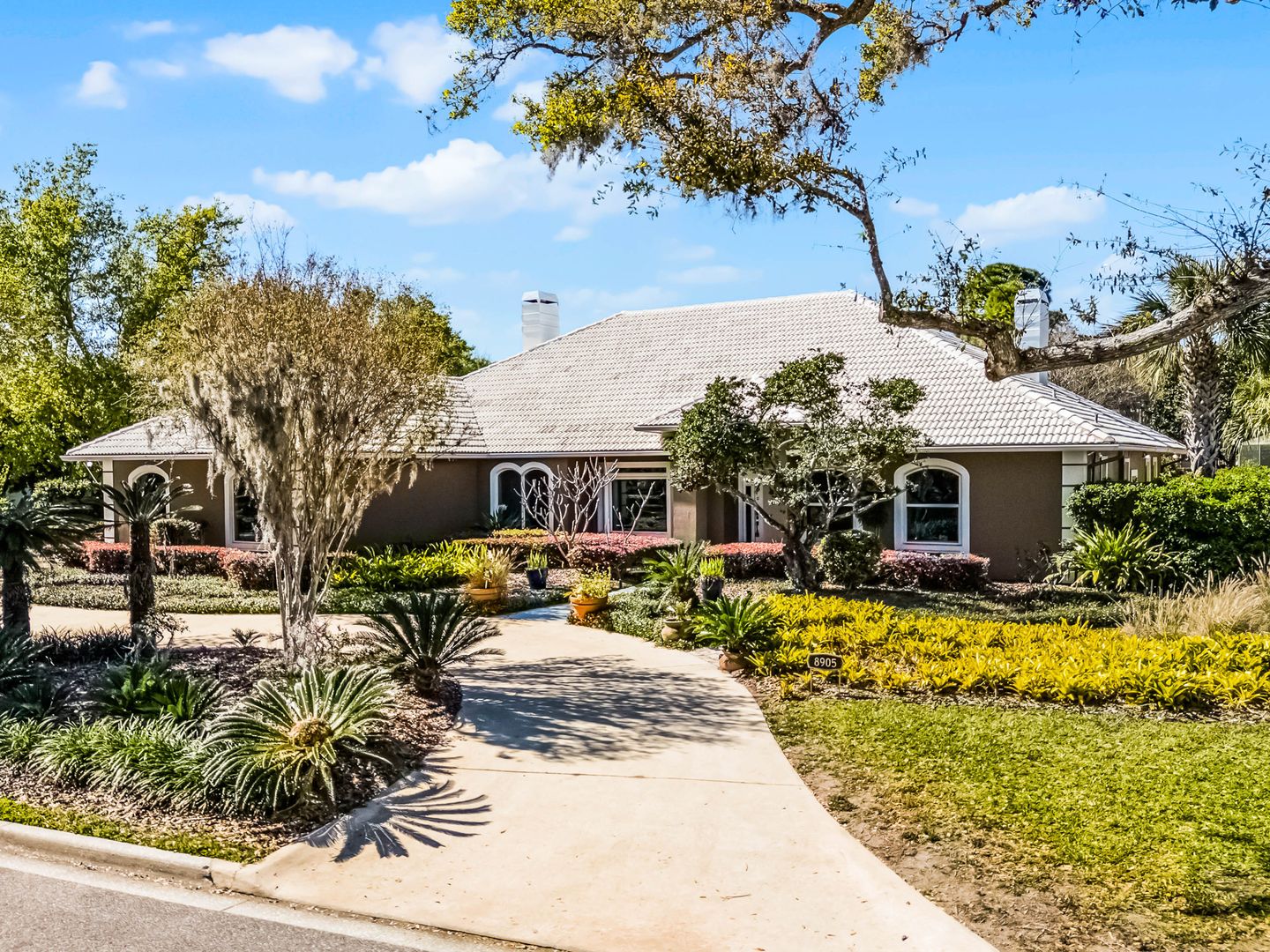 Orlando - 4 Bedroom, 3.5 Bathrooms – $4,595.00 