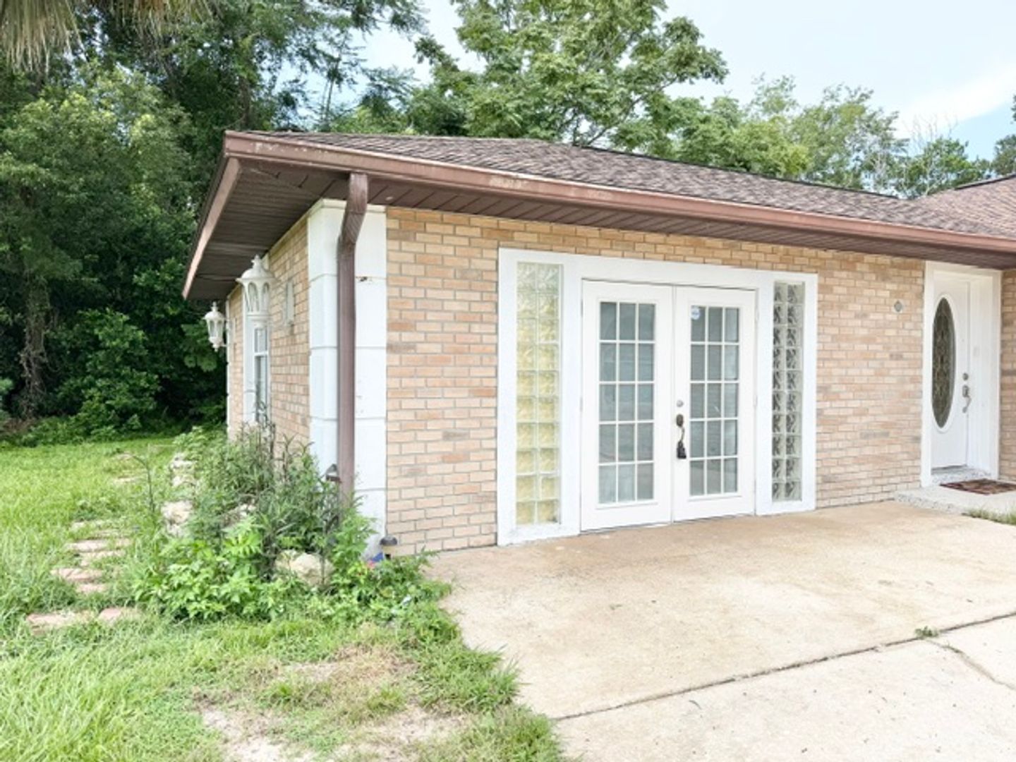 Deltona House: 1084 Shepherd Ave