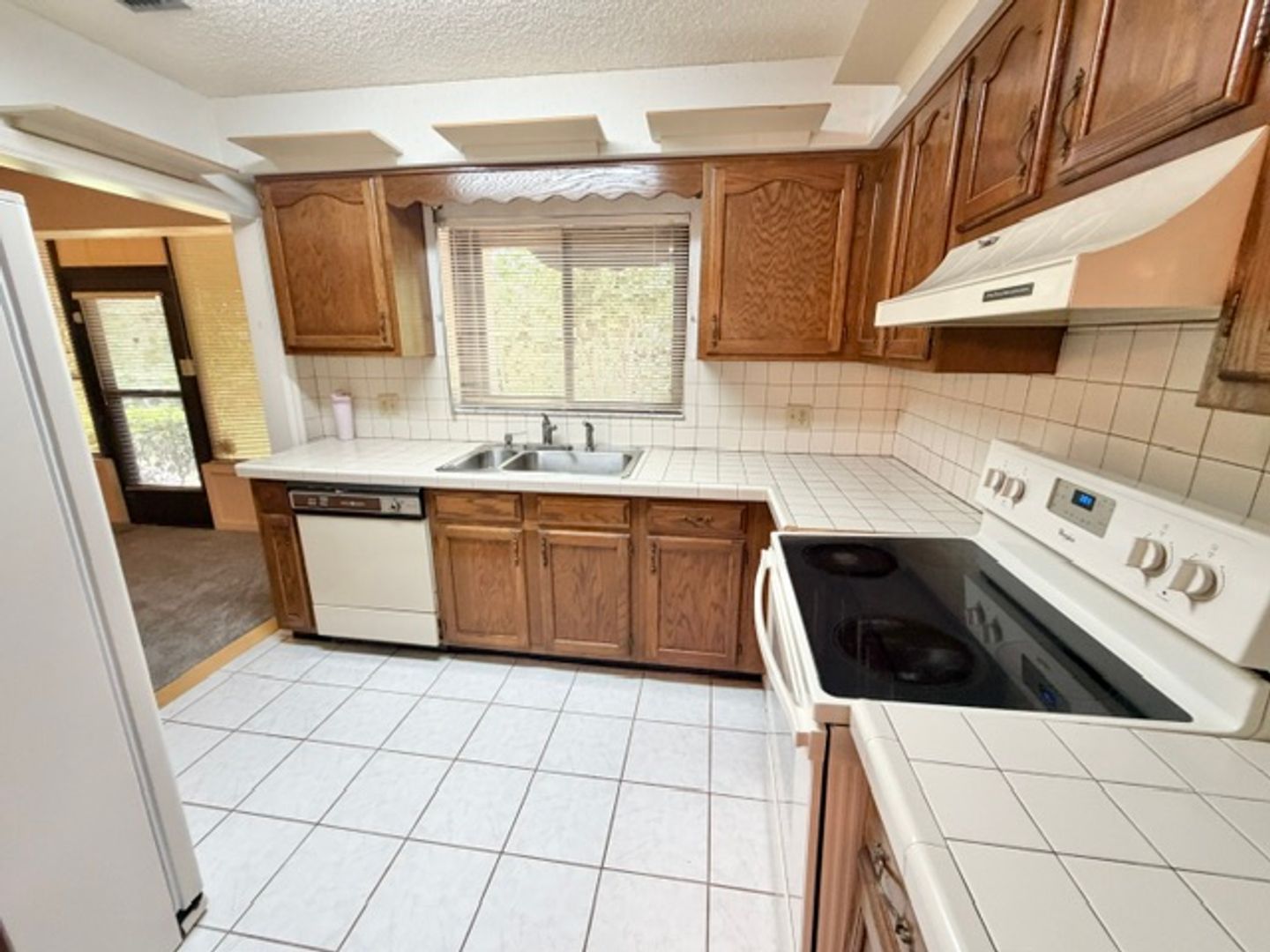 R101GR - 101 Grand Plaza Drive Apt F-4 6 of 12