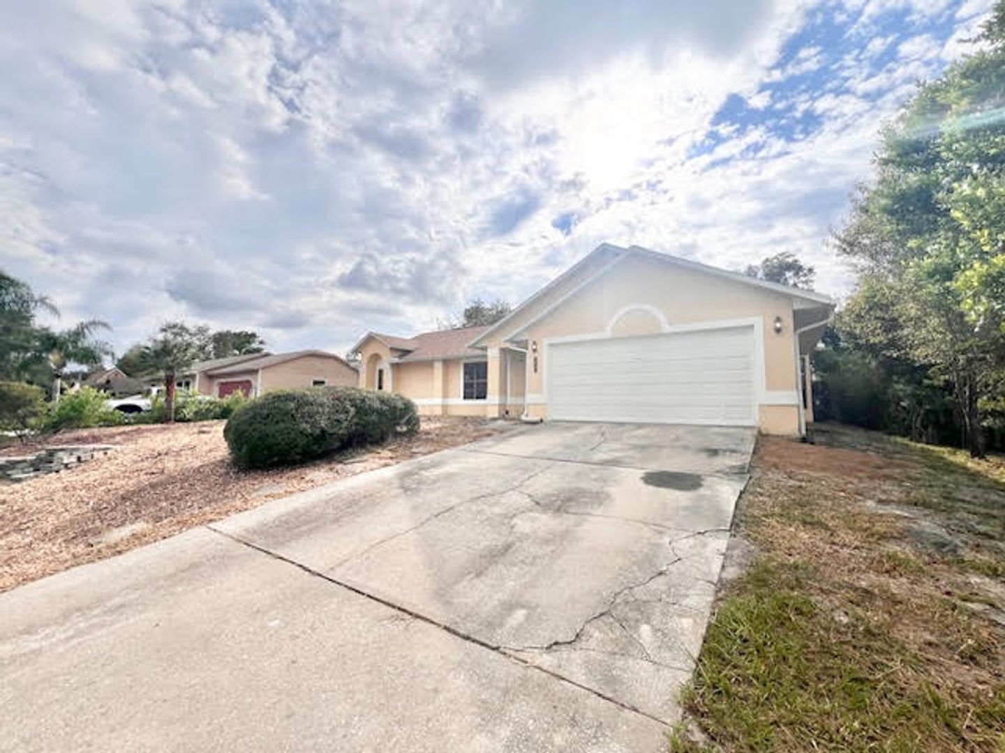 Deltona House: 1325 Walton Ave
