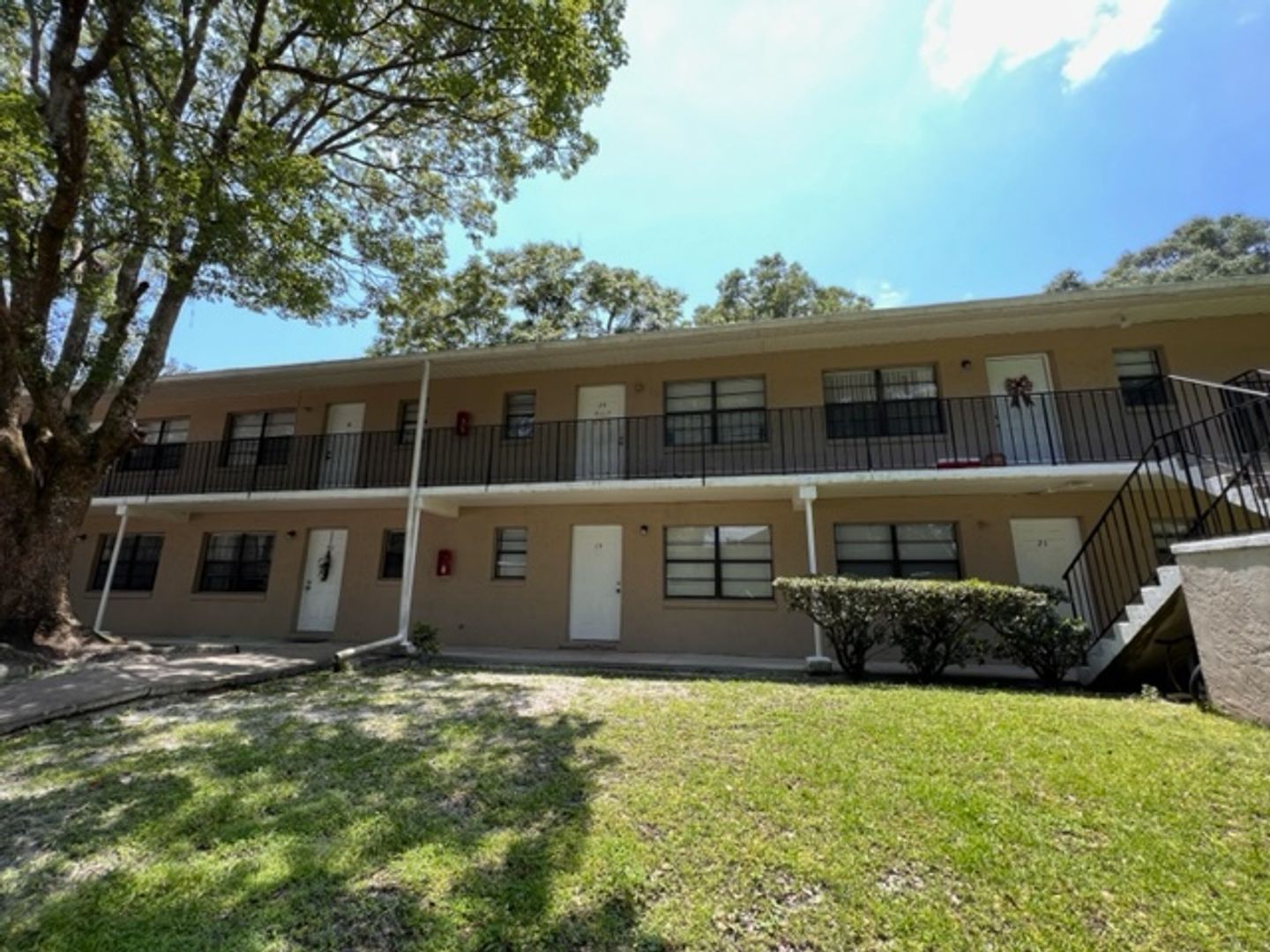 Deland Apartment: 501 W. Ohio Ave