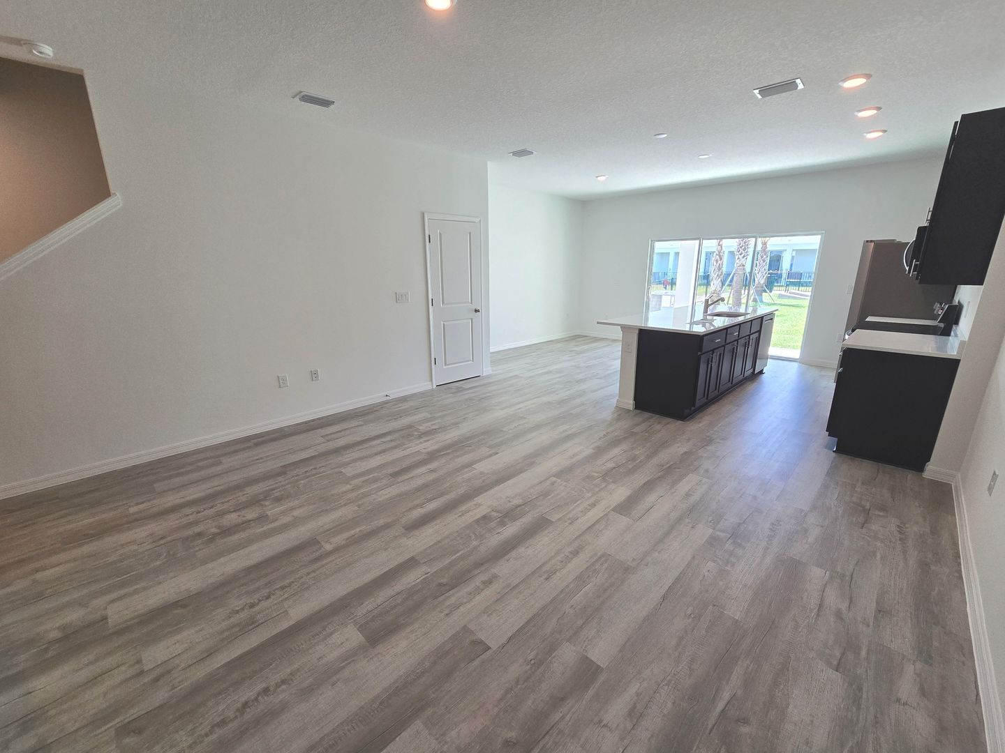 R737MA - 737 Maple Oak Drive 4 of 12