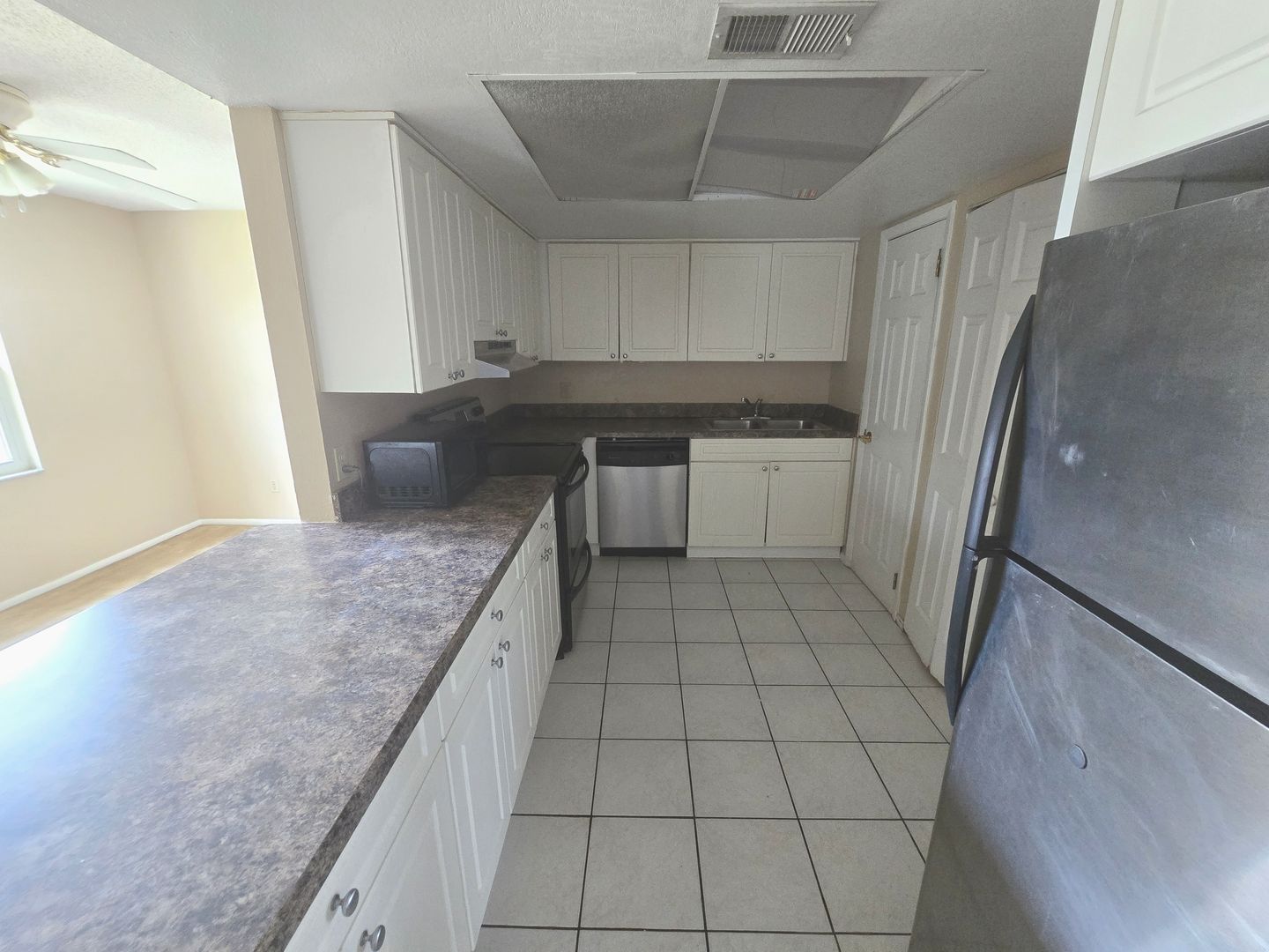 L9933S - 9933 Sweepstakes Ln Apt 4 5 of 12