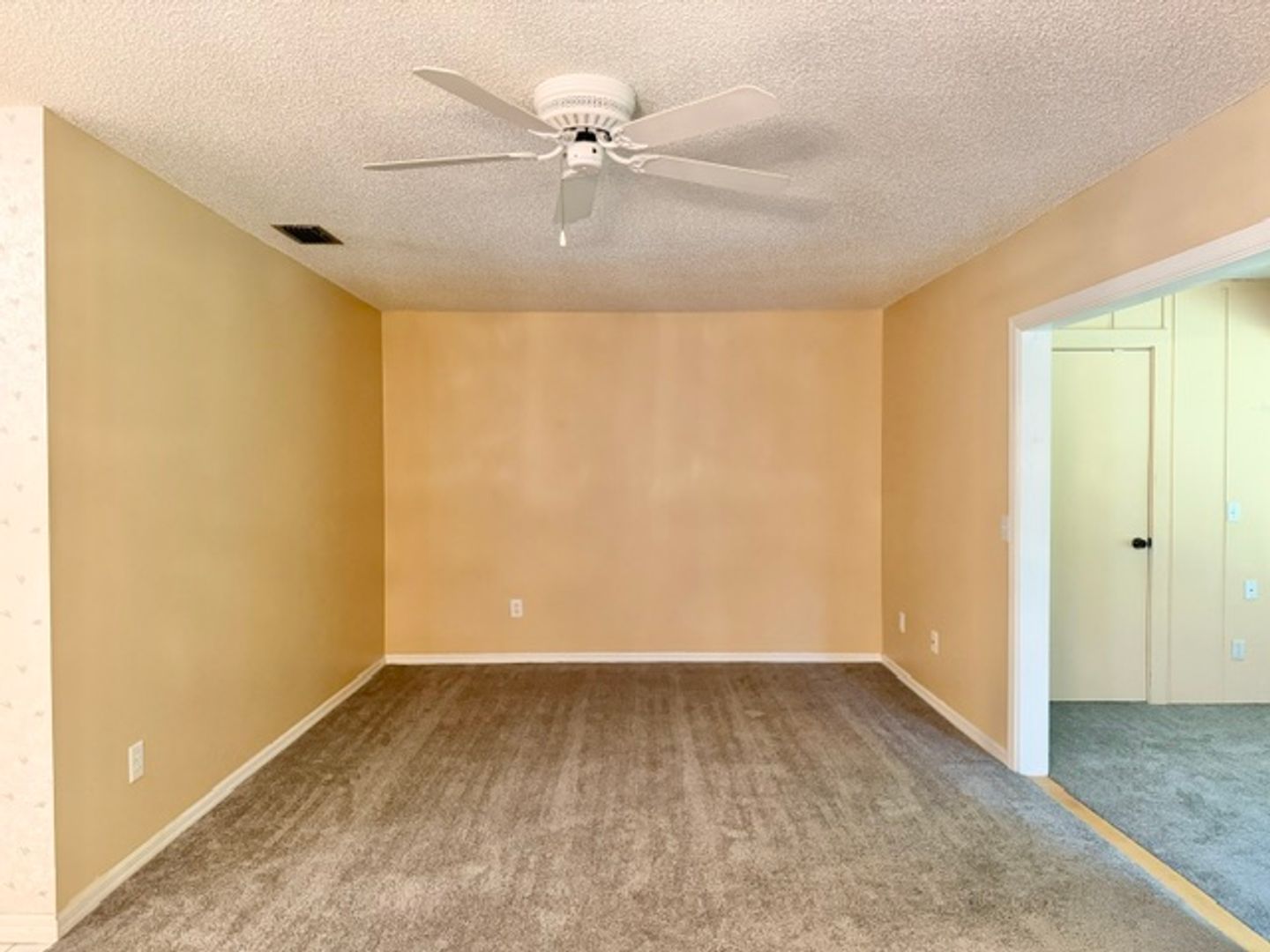 R101GR - 101 Grand Plaza Drive Apt F-4 3 of 12