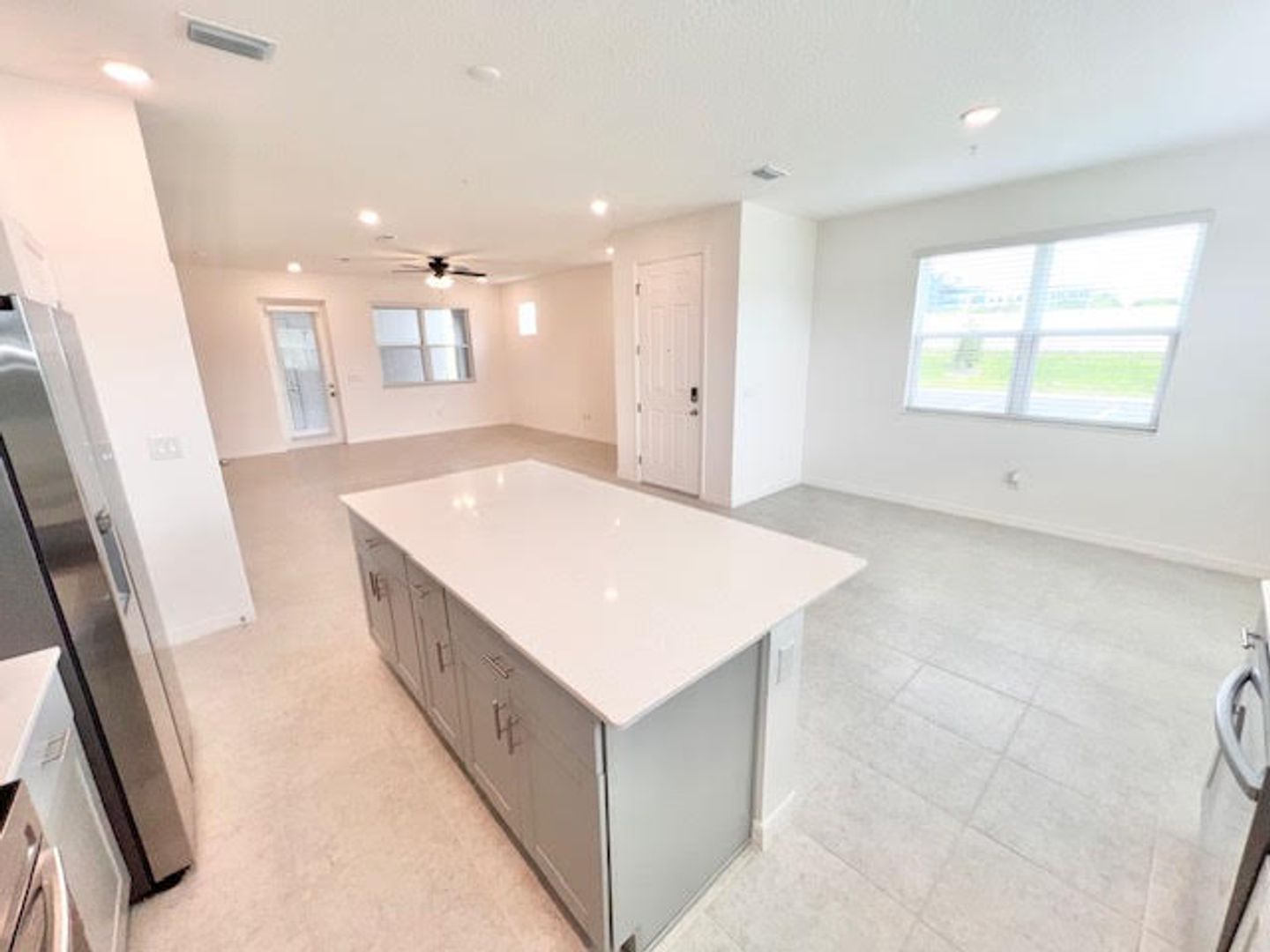 R1638A - 1638 Acclaim Road 5 of 12