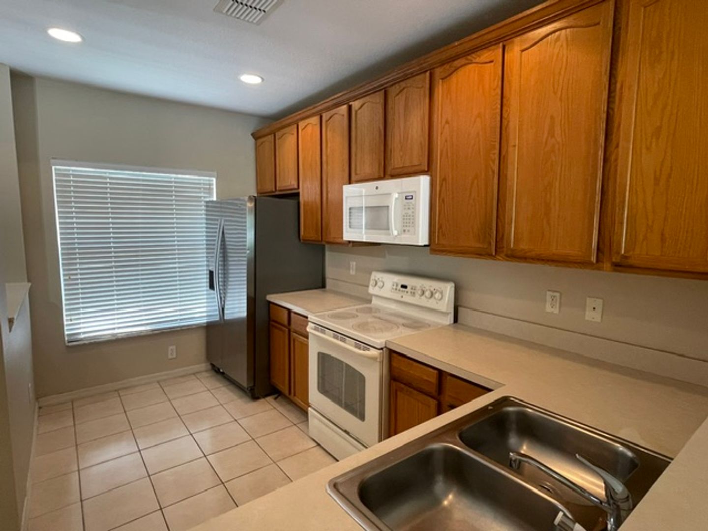 R10817 - 10817 Savannah Wood Dr Unit 201 10 of 12
