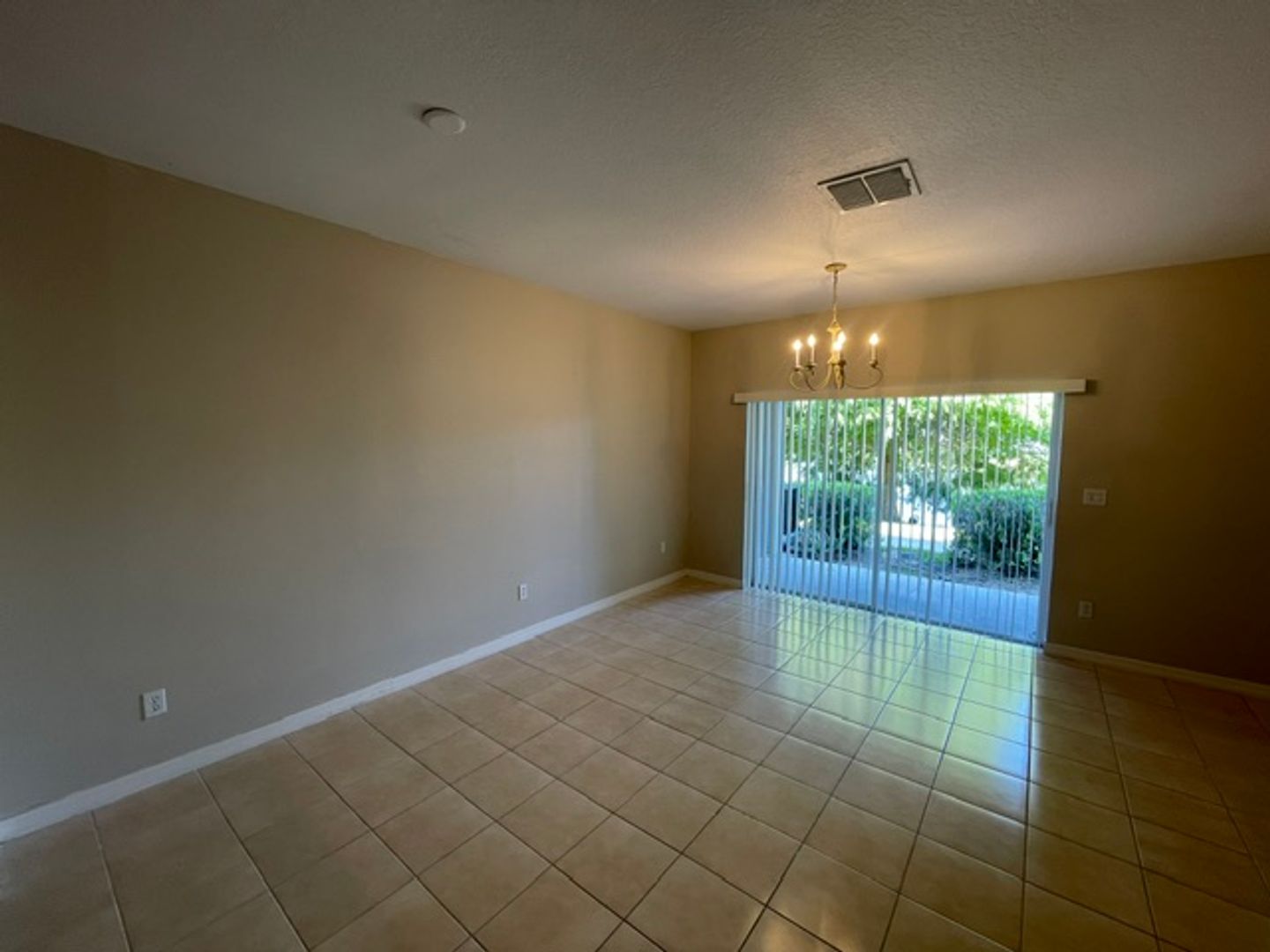 R10817 - 10817 Savannah Wood Dr Unit 201 8 of 12