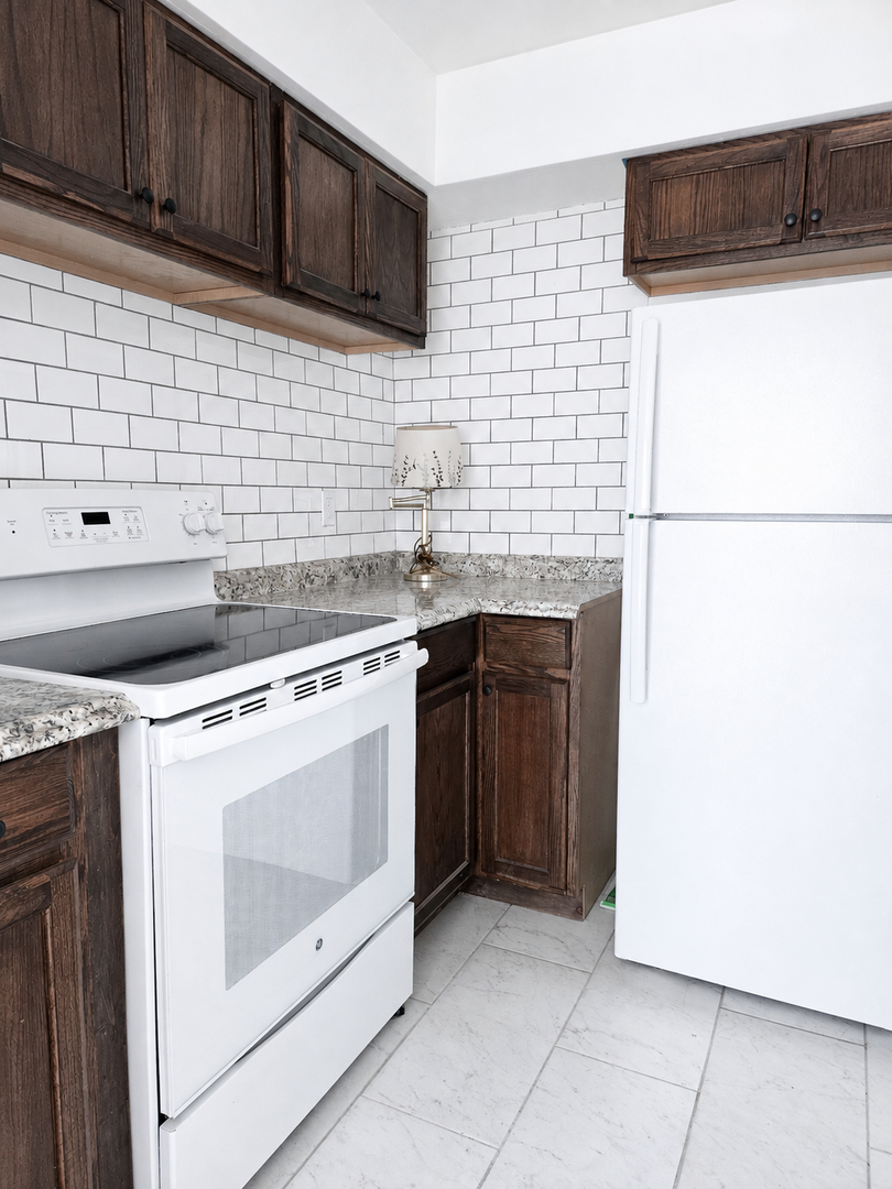 R1315E - 1315 East Hancock Dr 5 of 12