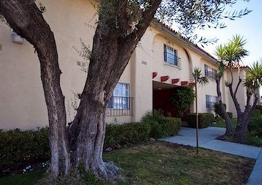 AMAZING APARTMENT JUST PUT ON THE MARKET !! WILL GO FAST !!