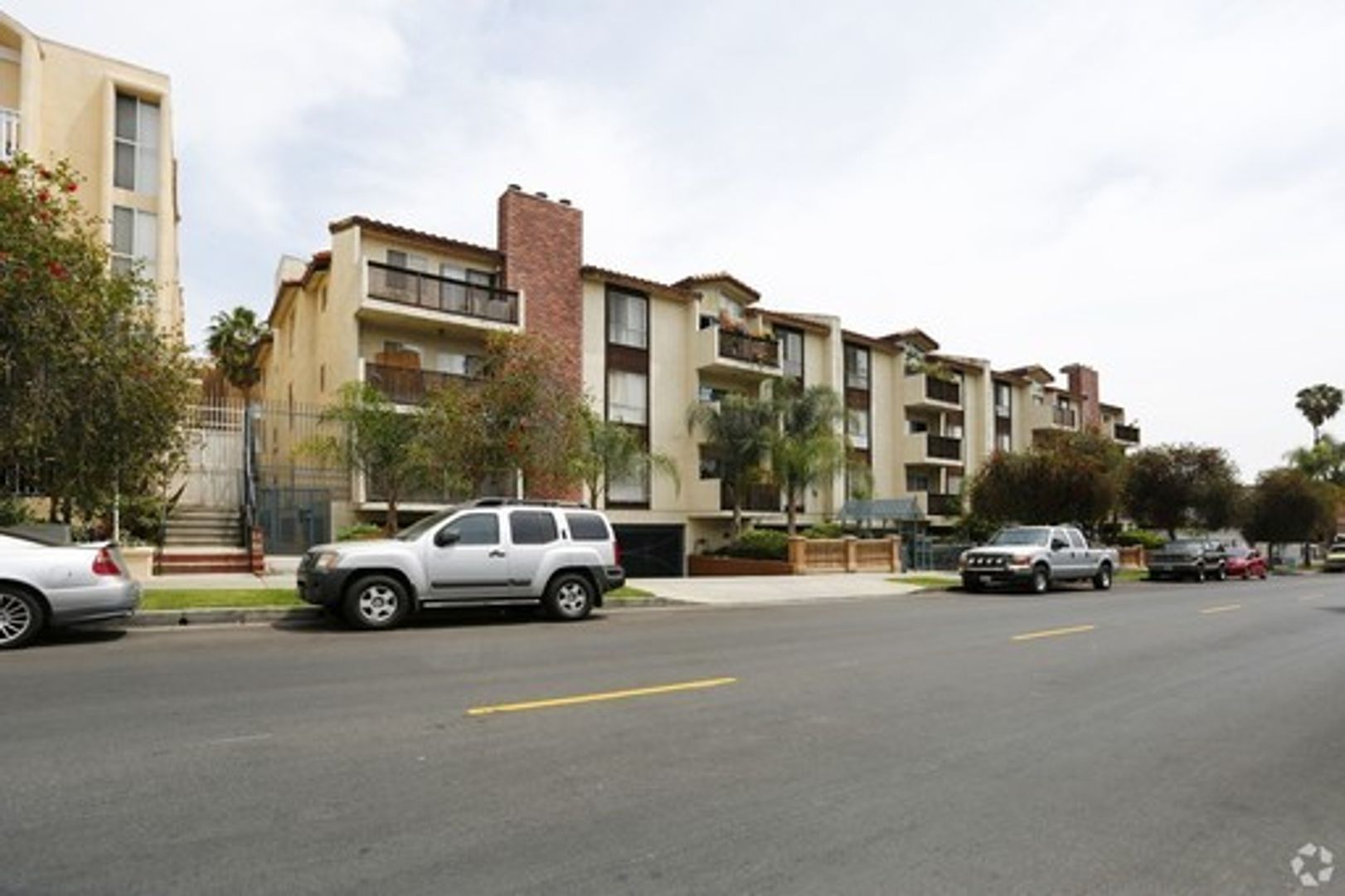 Los Angeles Apartment: 742 S Harvard Blvd.