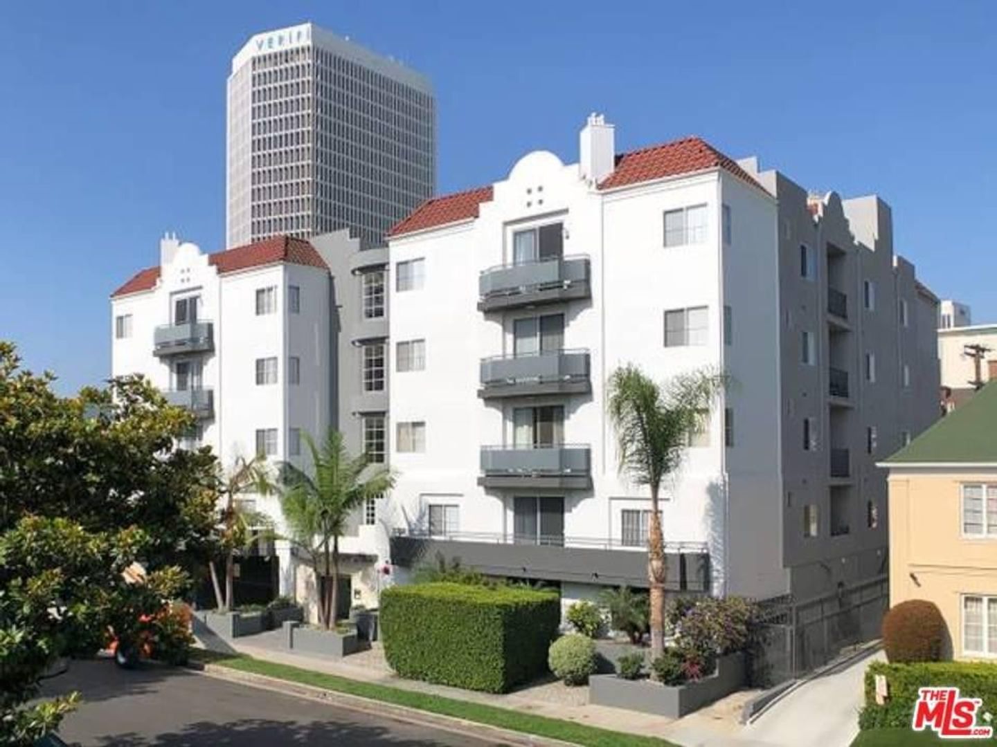 Los Angeles Apartment: 649 S Ridgeley Dr.