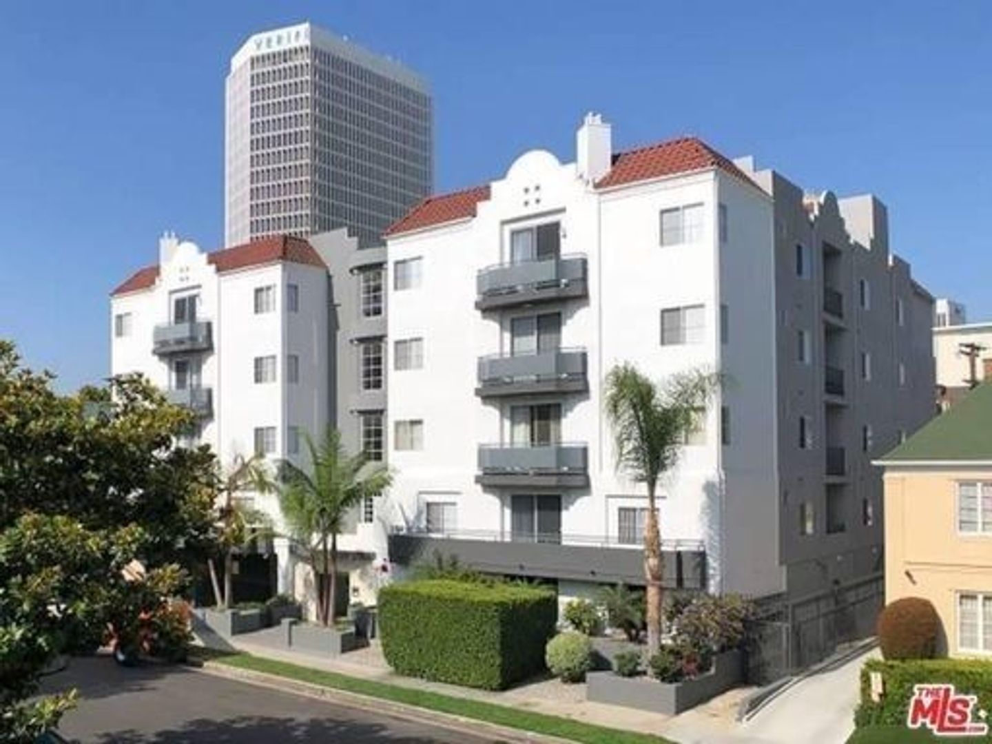 Los Angeles Apartment: 649 S Ridgeley Dr.