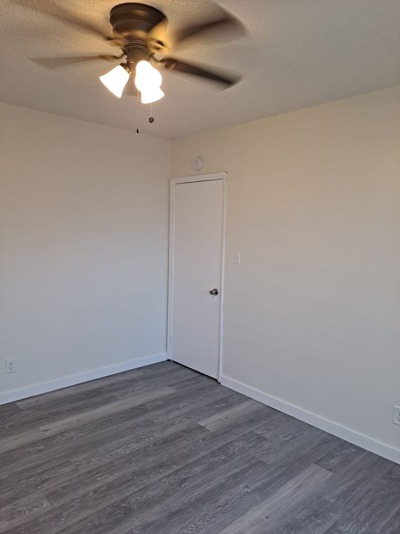 Long Beach Apartment: 1900 Harbor Ave.