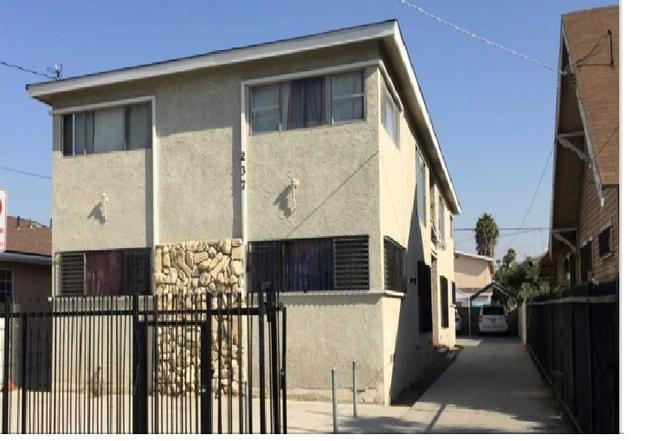 Los Angeles Apartment: 237 W 57th St.