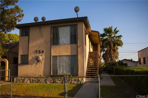 HUGE Newly Renovated 2-Bedroom | Real Hardwood Floors | King-Size Bedrooms | Tons of Light | Only $2,200 | Available 12/12 – photo 1