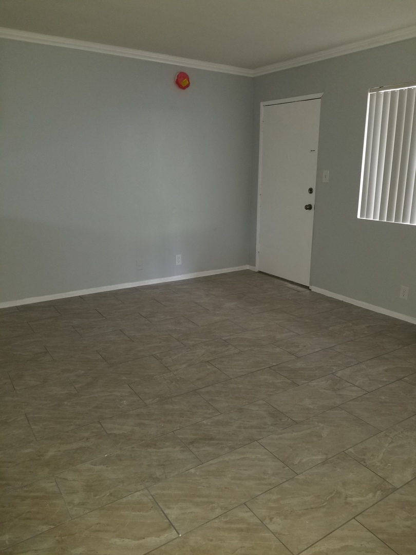 Los Angeles Apartment: 5741 Carlton Way