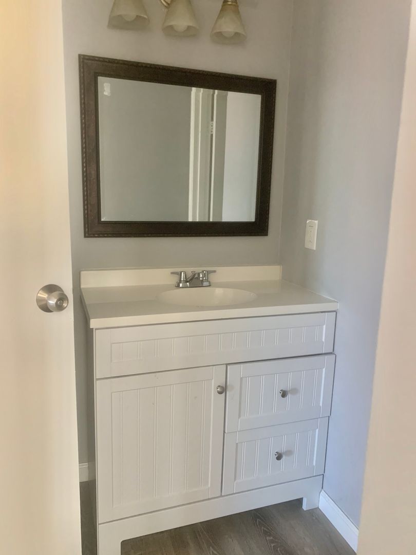 Los Angeles Apartment: 324 S. St. Andrews Pl.