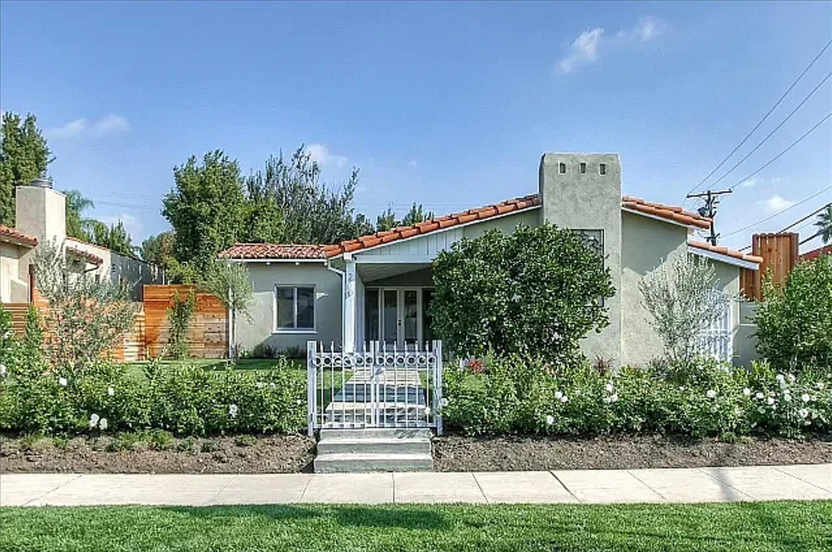 Los Angeles House: 210 S Vista St.