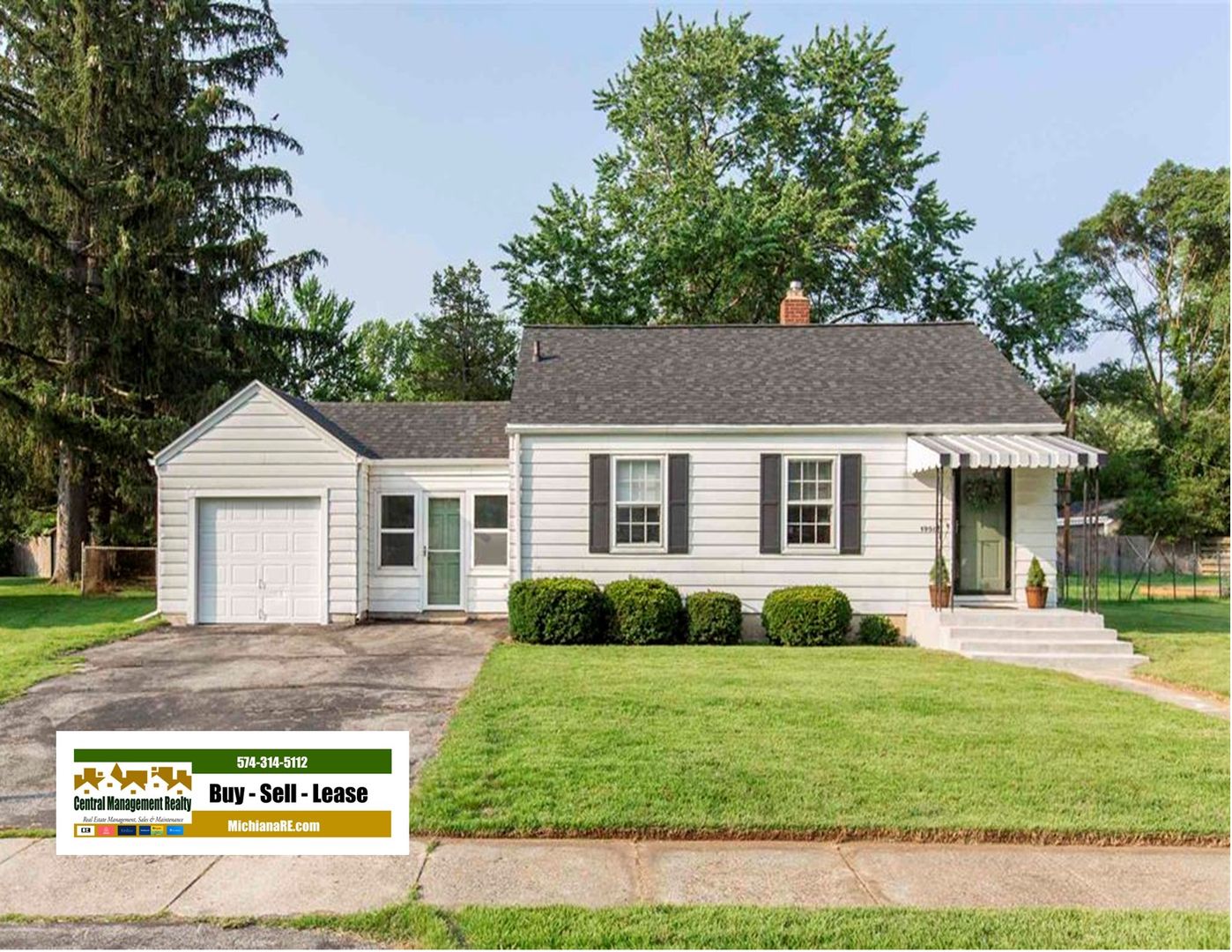 South Bend House: 19585 Sunset Lane