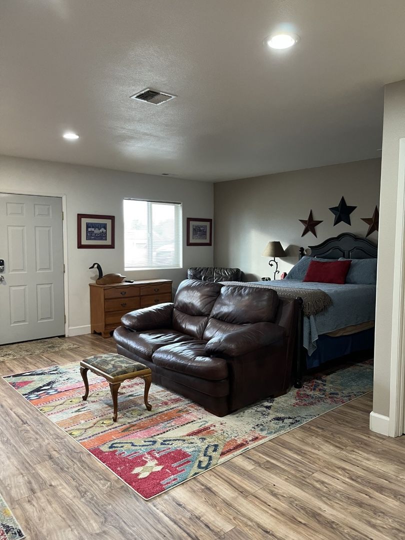 18600 Couch Market Road Unit 1 2 of 10