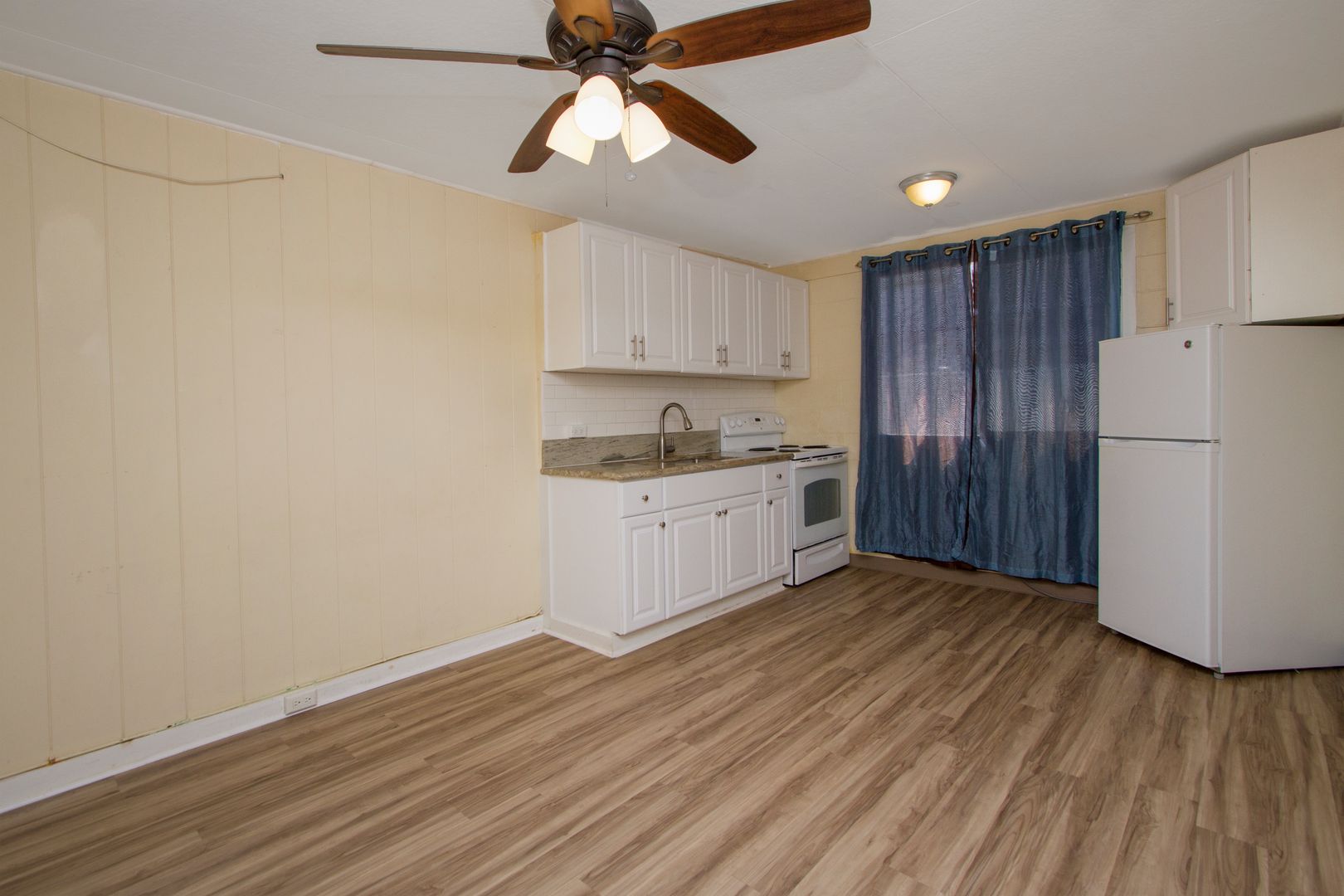 Honolulu Apartment: 617 Hausten St