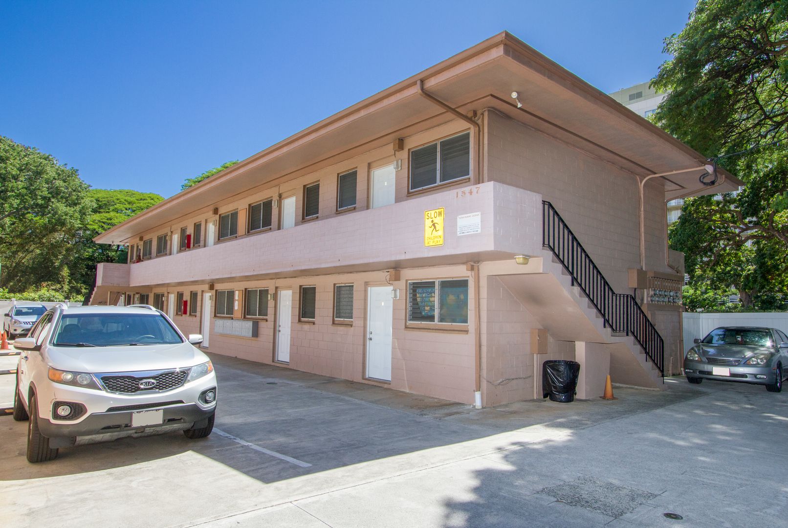Honolulu Apartment: 1547 Wilder Ave