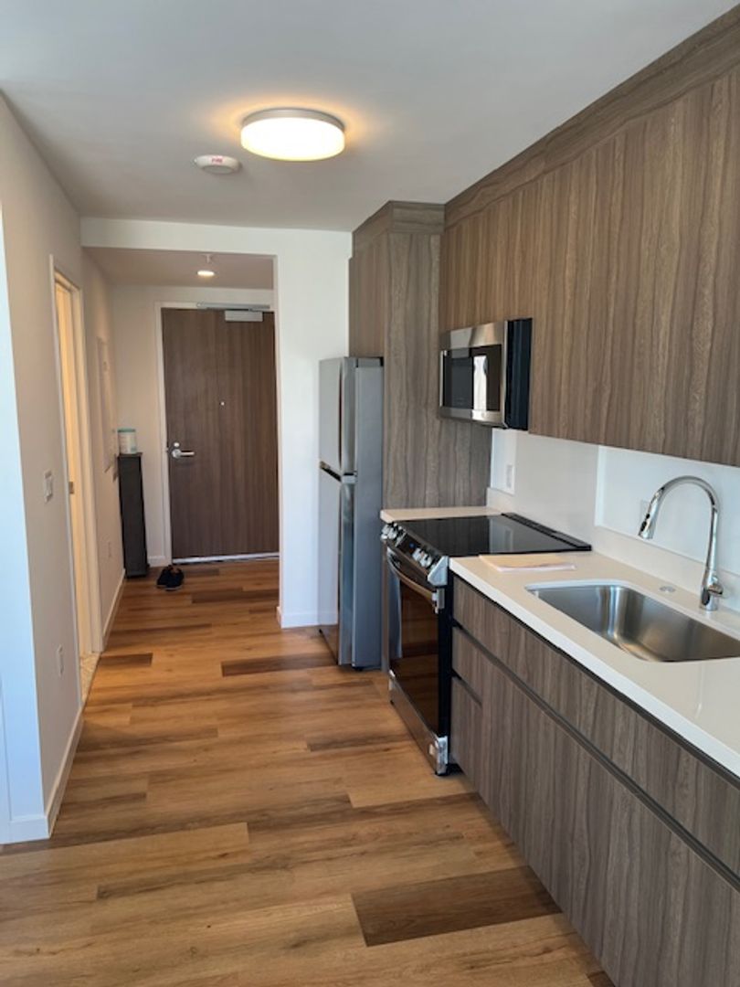 Honolulu Condo: 1500 Rycroft St., #2408R