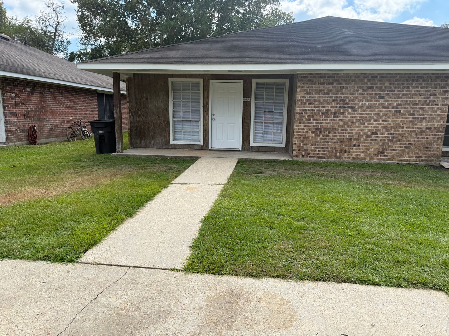 Baton Rouge Apartment: 14924 Central Woods Ave