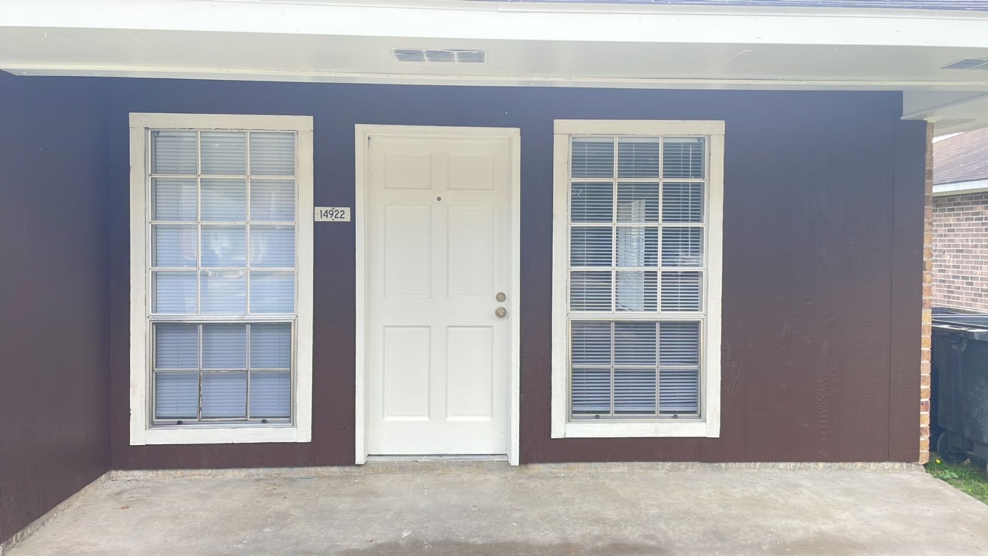 Baton Rouge Apartment: 14922-24 Central Woods