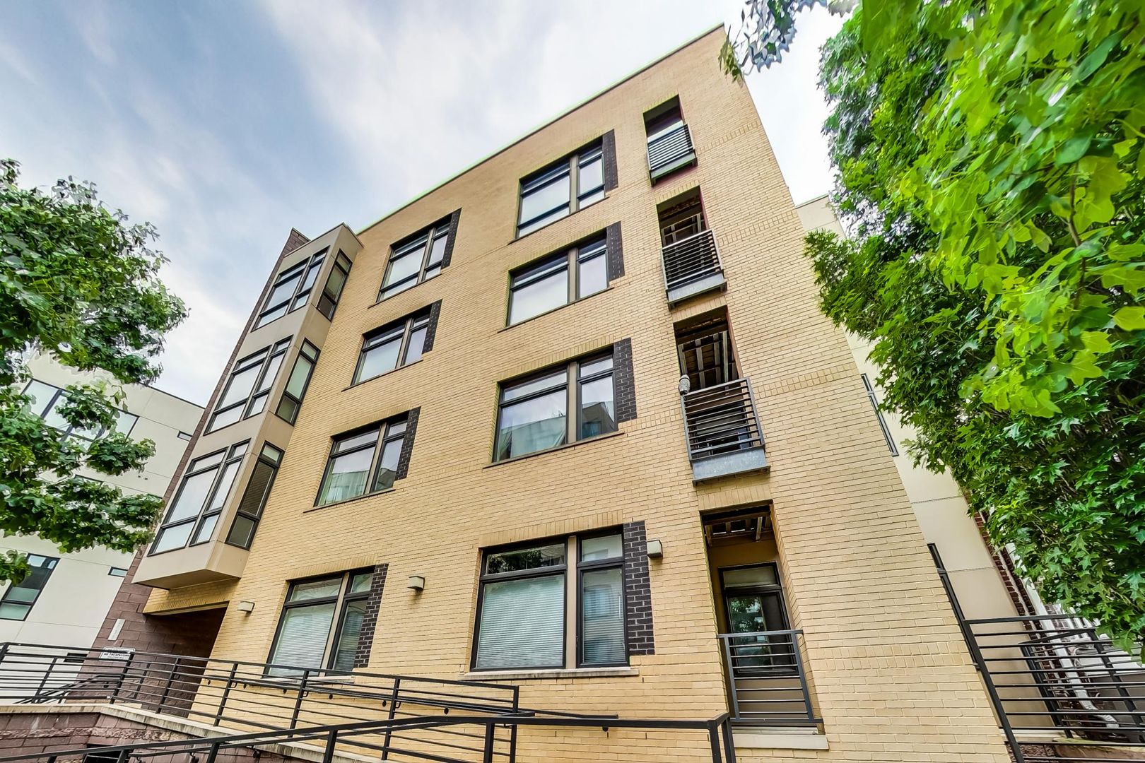 Washington Condo: 3035 15th St NW
