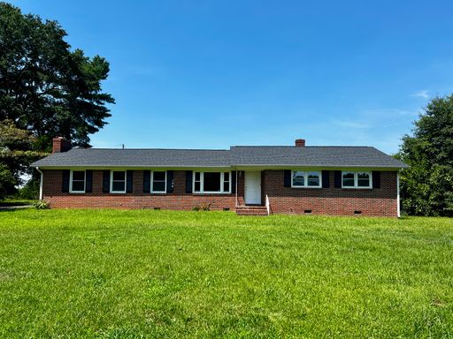 Spartanburg - Near Dorman Centre/Reidville Rd - Spacious 3 BR/1.5 BA Home with Carport & Flex Space and Convenient Access I-20, Dining and Shopping on Blackstock and Reidville Rds! – photo 1