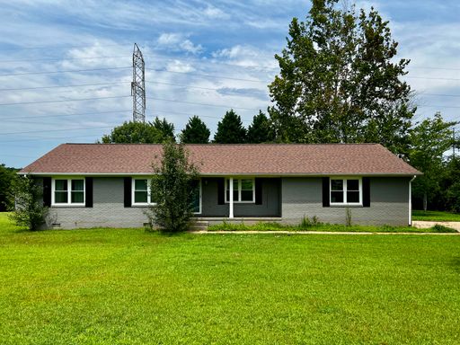 Lyman - Northview Acres - Beautifully Renovated 3BR/2BA Brick Home with Spacious Backyard and Convenient Access to Hwy 29 and I-85!