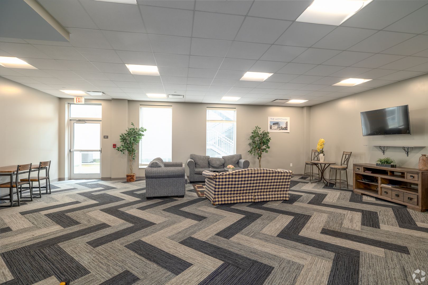 The Midtown Apartments 4 of 12
