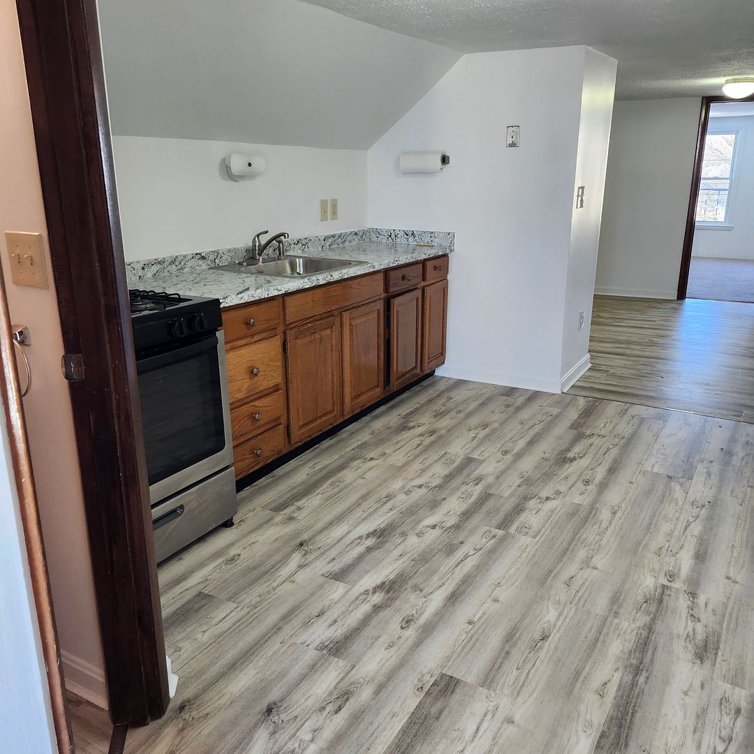 Nashua Apartment: 23 Brook Street, unit 3